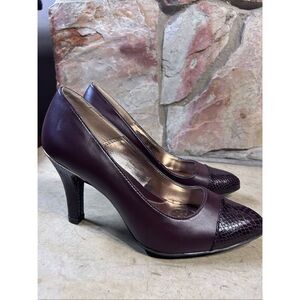 Solesensability Women’s Size 9 Med Burgundy Snakeskin Pumps Heels